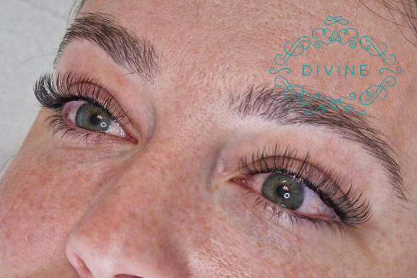 Classic Lashes Classic Lashes