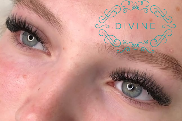 Y Lashes Divine Y Lashes Divine